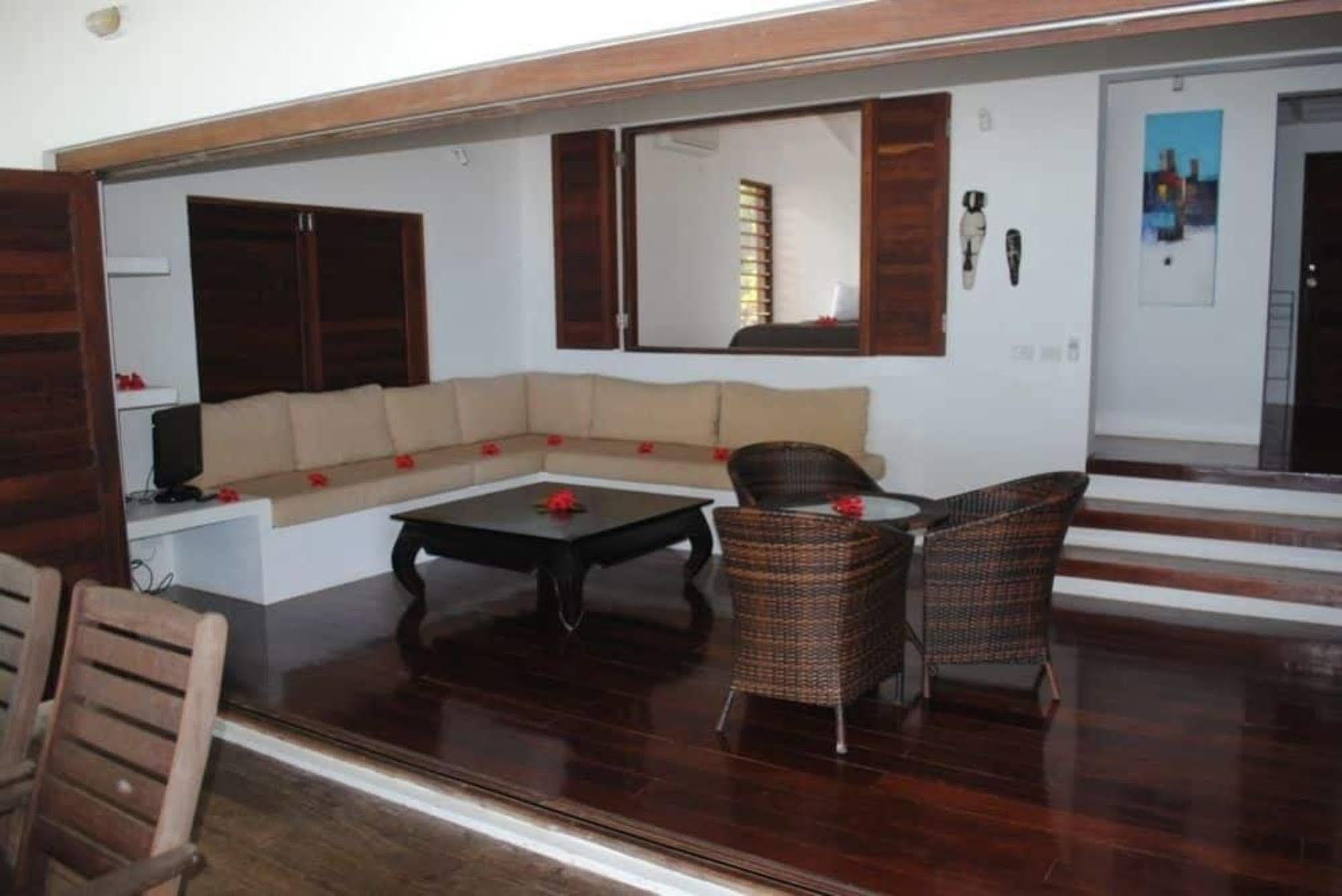 Angelfish Cove Villas Port Vila Exterior photo