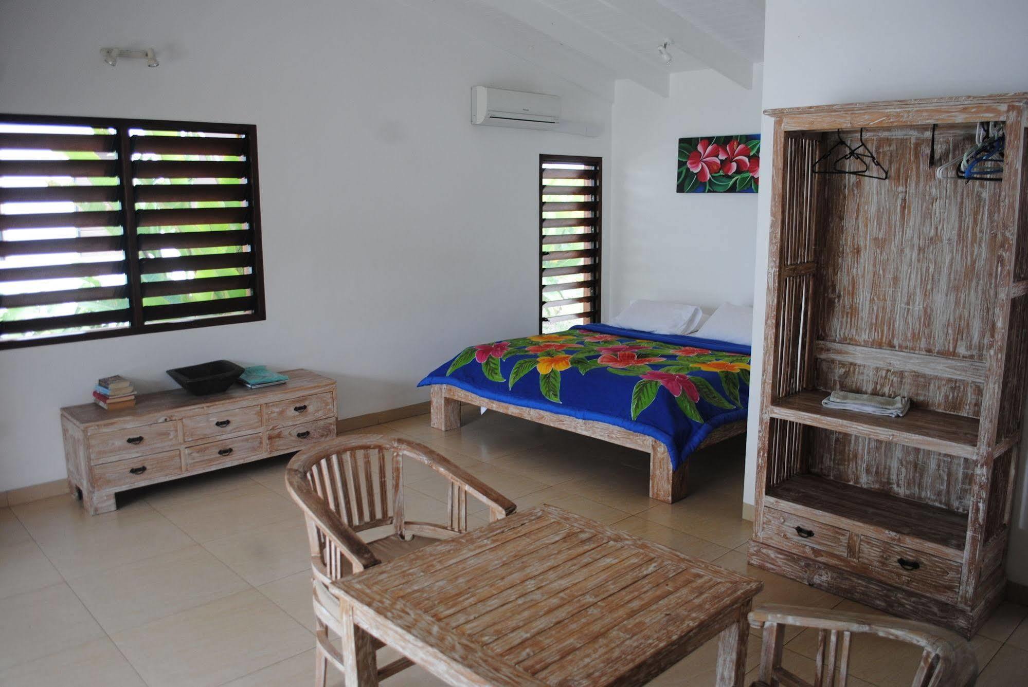 Angelfish Cove Villas Port Vila Exterior photo